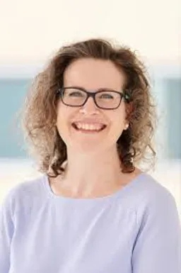 Professor Mélanie Henderson